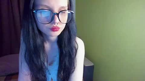 Snapshot of meowli chatting on 02.04.25 meowli online show from 02.04.25