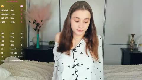 Julie online show from 04.30.26