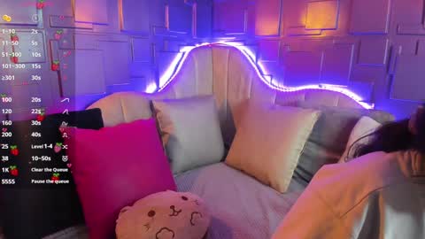    online show from 01.03.25