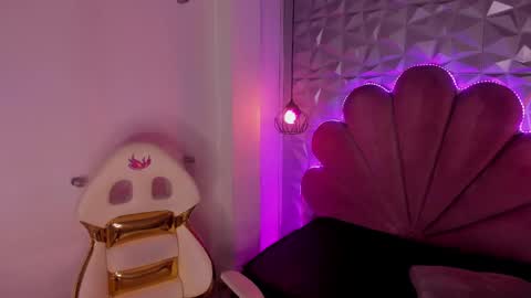    online show from 02.20.25