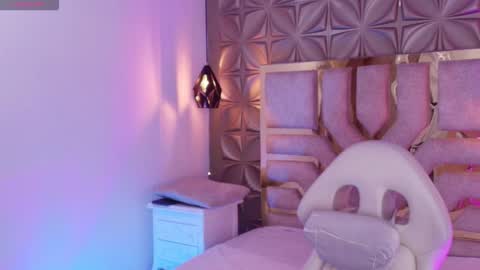    online show from 10.06.25