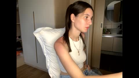 Snapshot of meralynn chatting on 05.21.26 LEVA online show from 05.21.26