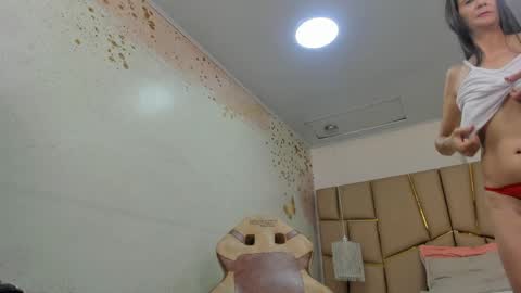 Meredith Huntt online show from 04.04.26