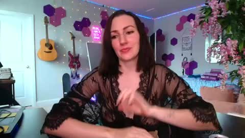 Meredith Bae online show from 06.08.26