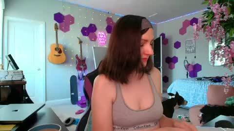 Meredith Bae online show from 07.06.26