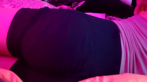 Snapshot of merelyalover chatting on 02.15.25 gurlnips online show from 02.15.25