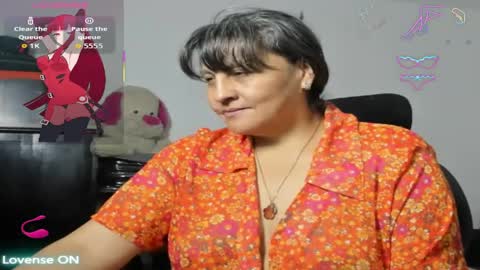 Snapshot of merlyna_goldens chatting on 05.12.26 My next birthday is December 11th. online show from 05.12.26