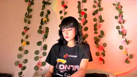Snapshot of merlynn_ chatting on 03.08.25 Diane 3 online show from 03.08.25
