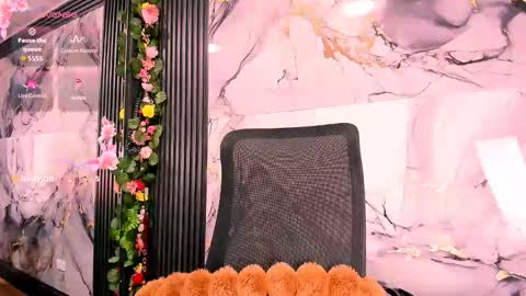 Snapshot of merlynn_ chatting on 10.14.25 Diane 3 online show from 10.14.25