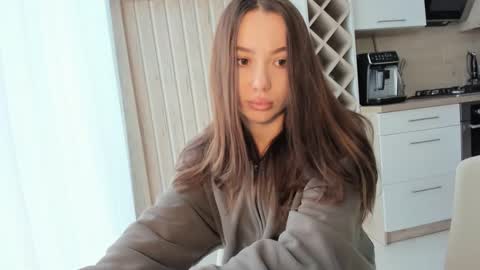 Snapshot of meryfoxxx chatting on 12.10.24 meryfoxxx online show from 12.10.24