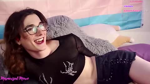 mesmerized_mowo online show from 09.09.25