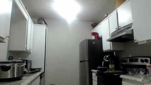 Snapshot of metalshop chatting on 12.02.24 Mommy Jaxx online show from 12.02.24