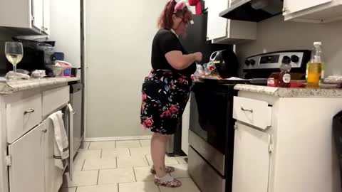 Snapshot of metalshop chatting on 12.07.24 Mommy Jaxx online show from 12.07.24