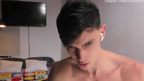 Snapshot of metatron_muscle chatting on 01.04.25 Dany online show from 01.04.25