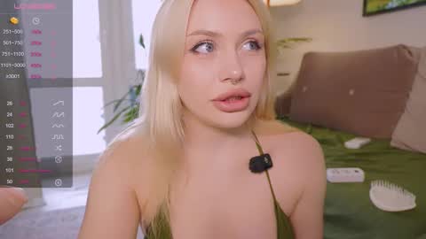 Stella online show from 09.19.25