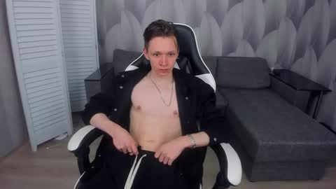 Snapshot of meverik_oushen chatting on 04.18.26 MEVERIK OUSHEN online show from 04.18.26