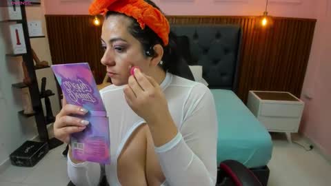 meylagia online show from 11.24.25