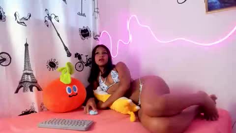 mey lara online show from 09.18.25