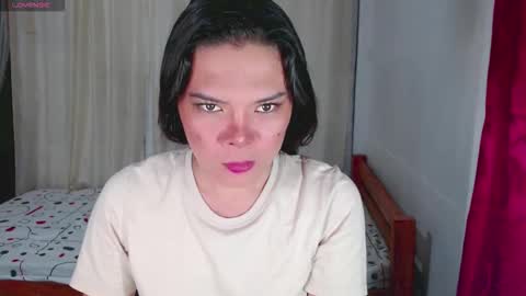 Snapshot of mhay_khalifa chatting on 01.11.26 MHAY online show from 01.11.26