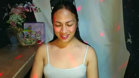 Mia online show from 12.18.25