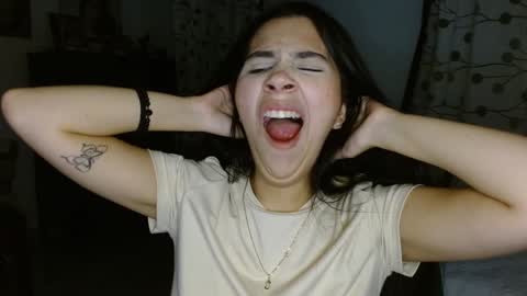 Snapshot of mia__lopez_ chatting on 01.05.25 Mia online show from 01.05.25