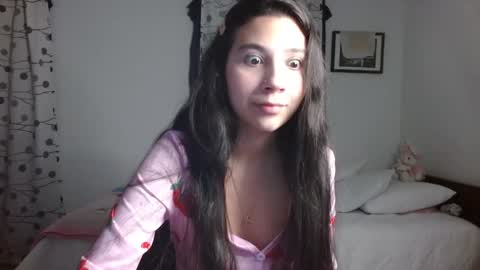 Snapshot of mia__lopez_ chatting on 01.17.25 Mia online show from 01.17.25