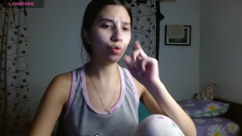 Snapshot of mia__lopez_ chatting on 01.27.25 Mia online show from 01.27.25