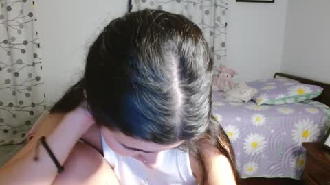 Snapshot of mia__lopez_ chatting on 02.04.25 Mia online show from 02.04.25