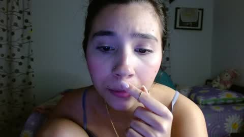 Snapshot of mia__lopez_ chatting on 02.05.25 Mia online show from 02.05.25