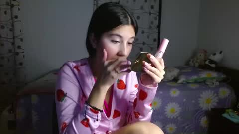 Snapshot of mia__lopez_ chatting on 03.04.25 Mia online show from 03.04.25