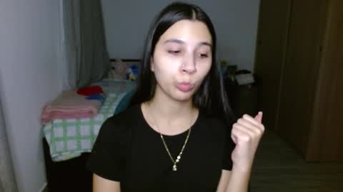Snapshot of mia__lopez_ chatting on 09.22.25 Mia online show from 09.22.25