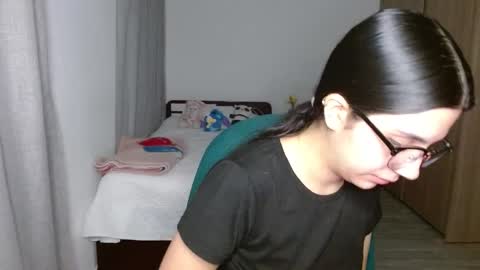 Mia online show from 11.08.25