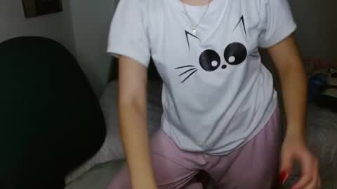 Mia online show from 11.29.25