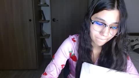 Mia online show from 03.26.26