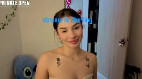 Mia adams  online show from 04.28.26