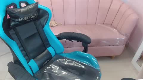 Mia  online show from 02.26.25