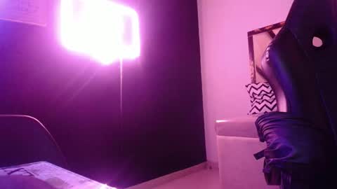 Mia  online show from 03.07.25