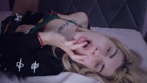 mia_angel online show from 11.04.25