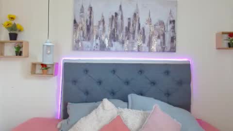 M I A  A Y R A online show from 11.16.25