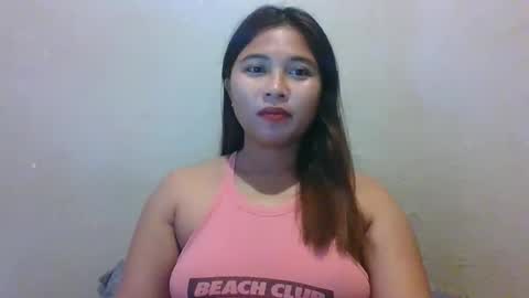 Snapshot of mia_bella04 chatting on 12.15.25 mia_bella04 online show from 12.15.25