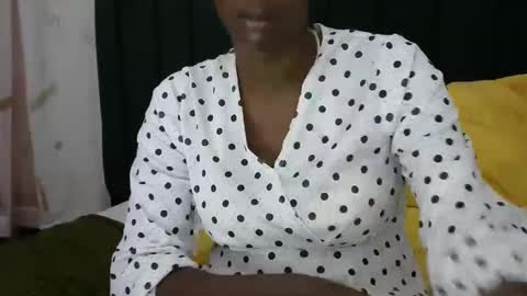 Snapshot of mia_bellah chatting on 01.16.25 aishah petite online show from 01.16.25