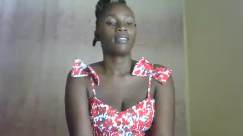 Snapshot of mia_bellah chatting on 02.08.26 aishah petite online show from 02.08.26