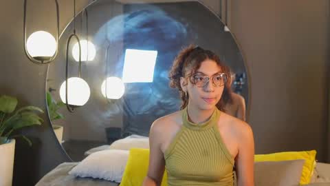 Snapshot of mia_belmont chatting on 06.04.26 Belmont and Mia online show from 06.04.26