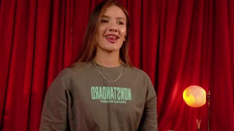 Mia Benett  online show from 04.24.26