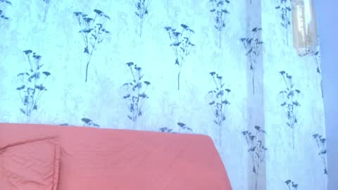 Mia  online show from 02.08.25