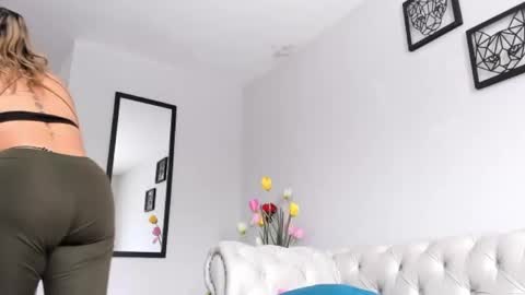 Mia Castro online show from 09.11.25