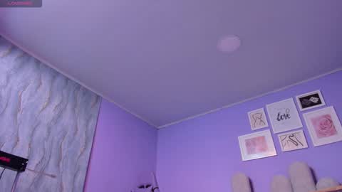 Snapshot of mia_cataleiya chatting on 10.21.25 mia online show from 10.21.25