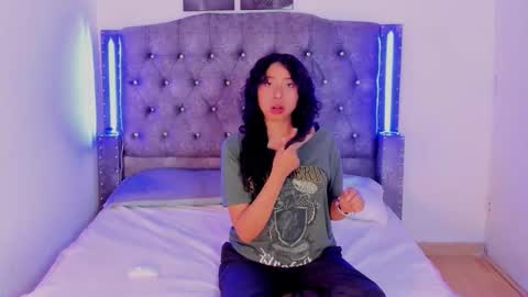 Snapshot of mia_cavallii chatting on 12.19.25 mia_cavallii online show from 12.19.25