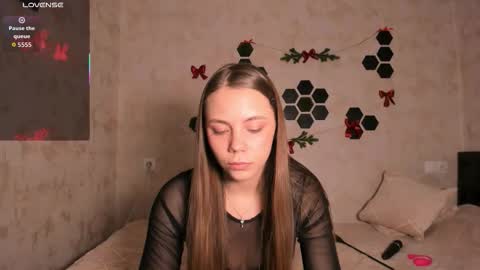 Mia  next stream Thursday 1400 UTC1 Friday 1400 UTC1 online show from 01.05.26