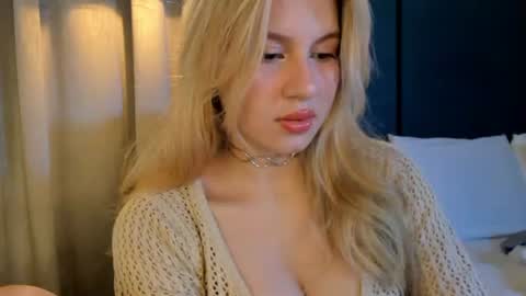 Snapshot of mia_curry chatting on 07.06.26 M I A online show from 07.06.26